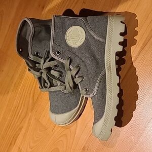 Palladium PAMPA HI BOUE BOOT Women's Size US 7 - Lace Up 92352-200-M